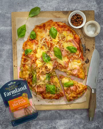 Fennel and hot pork pizza_Farmland_HR-07121